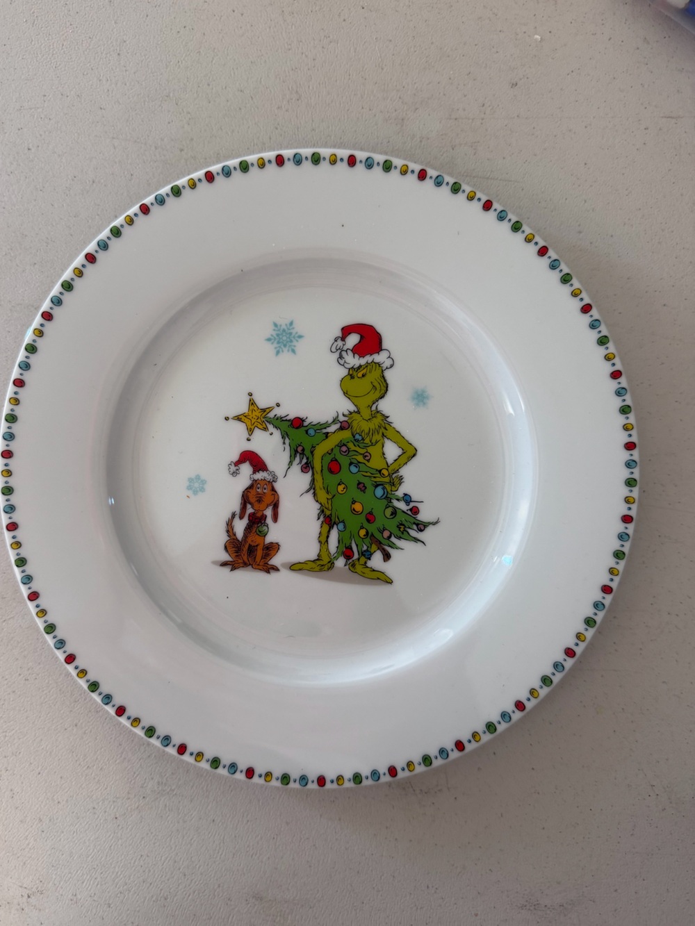 Set of 4 Grinch Holiday Plates